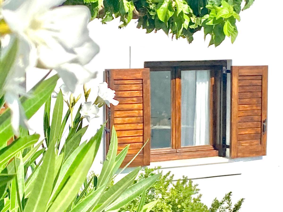 Beach House Set In A Beautiful Bay Karystos  Zewnętrze zdjęcie